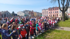 zĹoĹźenie kwiatĂłw 4 maja 2023